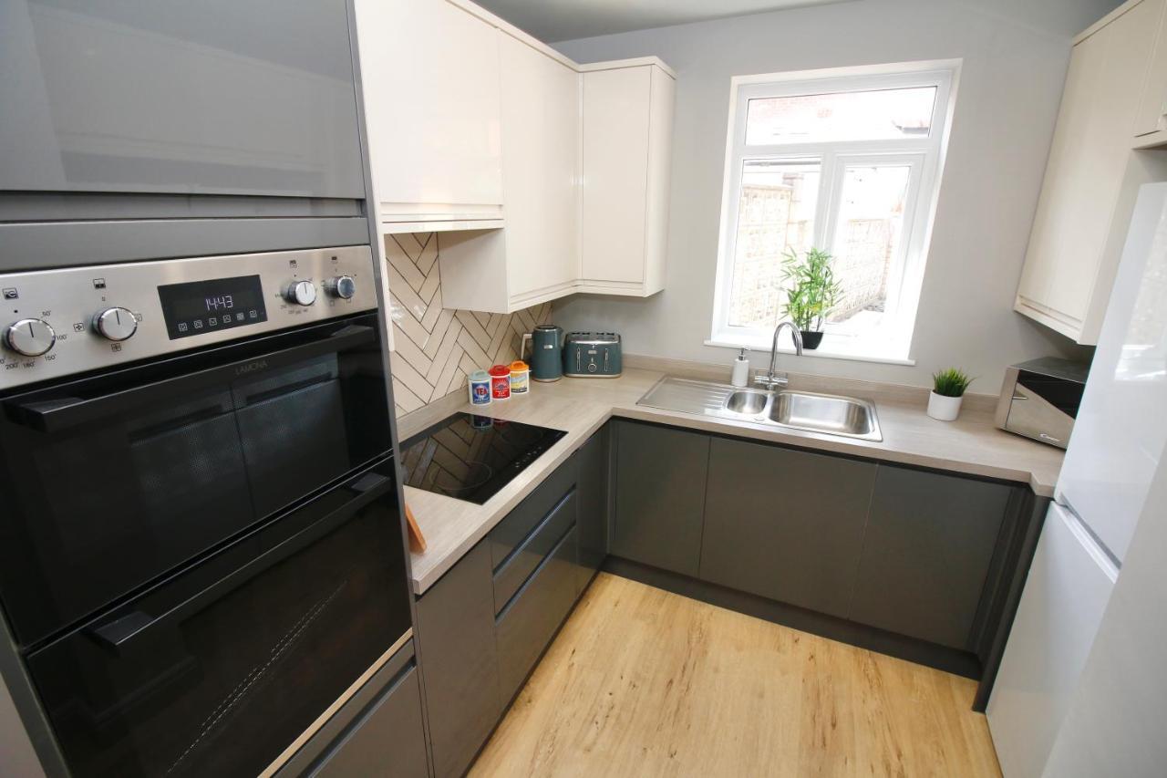 בלקפול Xxhot Tubxx 4Bed Semi, Sleeps 8, 2 Bathrooms מראה חיצוני תמונה