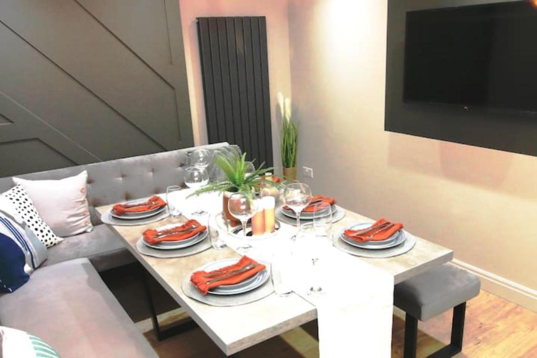 בלקפול Xxhot Tubxx 4Bed Semi, Sleeps 8, 2 Bathrooms מראה חיצוני תמונה